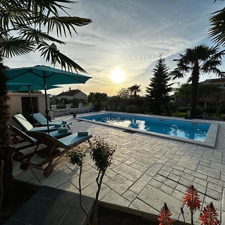 Holiday House Serenity Malinska Exterior photo