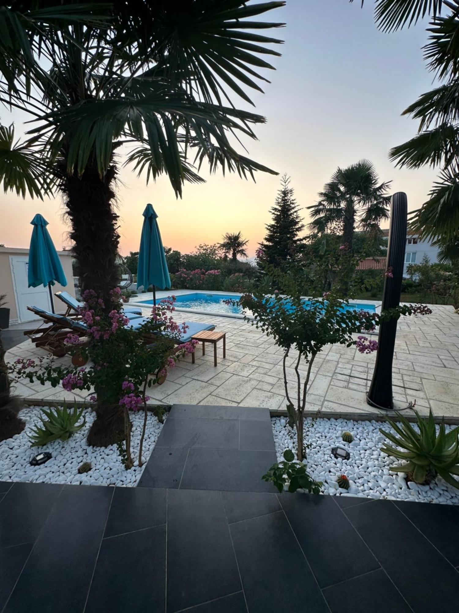 Holiday House Serenity Malinska Exterior photo