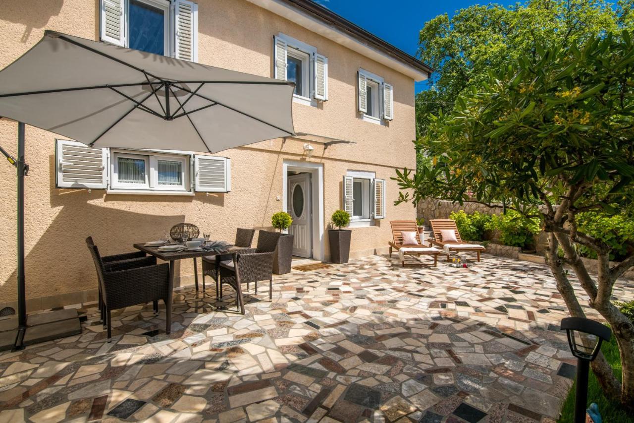 Holiday House Serenity Malinska Exterior photo