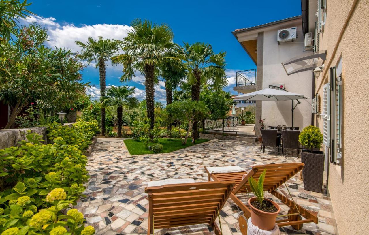 Holiday House Serenity Malinska Exterior photo